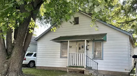 410 S College, Salem, IL 62881