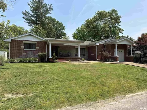 305 Lindsey Ave, Metropolis, IL 62960