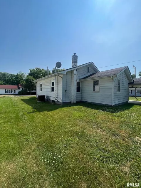 203 W Parrish St, Benton, IL 62812 photo 13