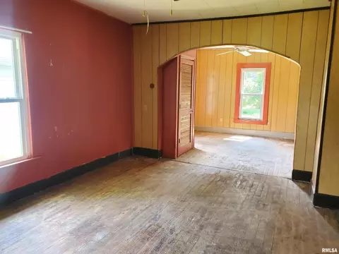 408 S State St, Christopher, IL 62822 photo 12
