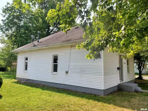 408 S State St, Christopher, IL 62822 photo 2