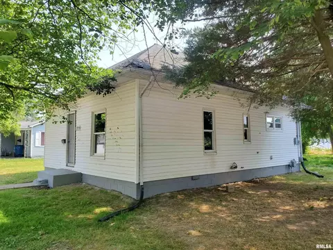 408 S State St, Christopher, IL 62822 photo 3