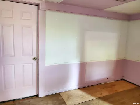 408 S State St, Christopher, IL 62822 photo 14