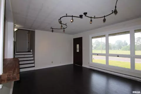 803 E Boyton St, Marion, IL 62959 photo 6
