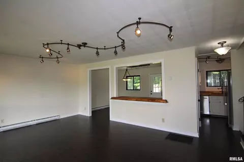 803 E Boyton St, Marion, IL 62959 photo 5