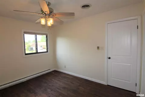 803 E Boyton St, Marion, IL 62959 photo 28