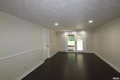803 E Boyton St, Marion, IL 62959 photo 18