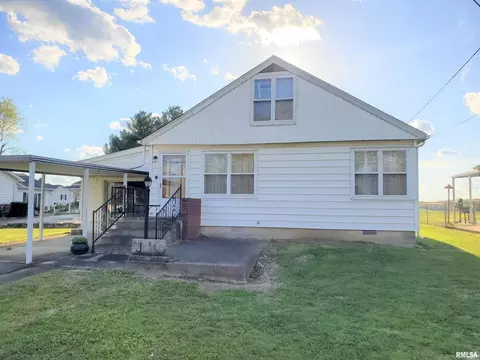 747 Mill St, Carrier Mills, IL 62917