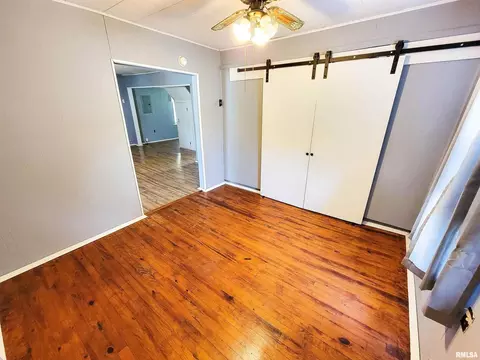 103 Mulberry St, Cisne, IL 62823 photo 3