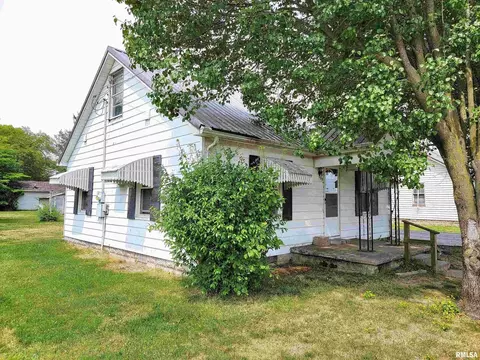103 Mulberry St, Cisne, IL 62823 photo 6