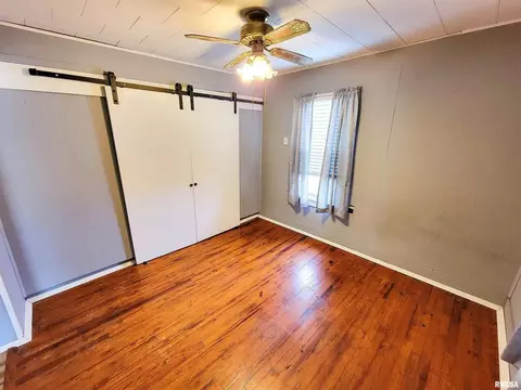 103 Mulberry St, Cisne, IL 62823 photo 13