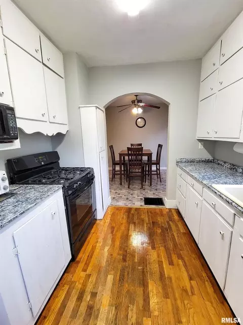 420 Flora Ave, Flora, IL 62839 photo 17