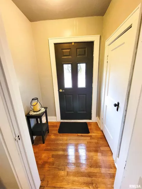 420 Flora Ave, Flora, IL 62839 photo 10