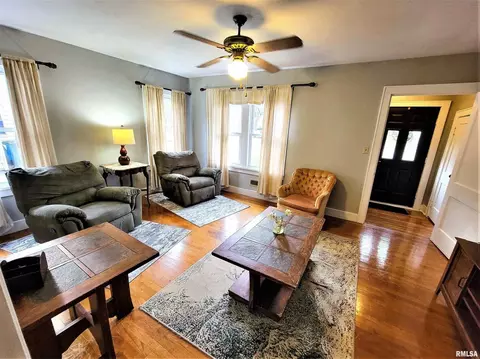 420 Flora Ave, Flora, IL 62839 photo 2