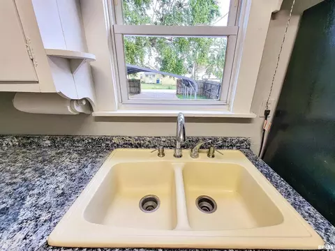 420 Flora Ave, Flora, IL 62839 photo 19