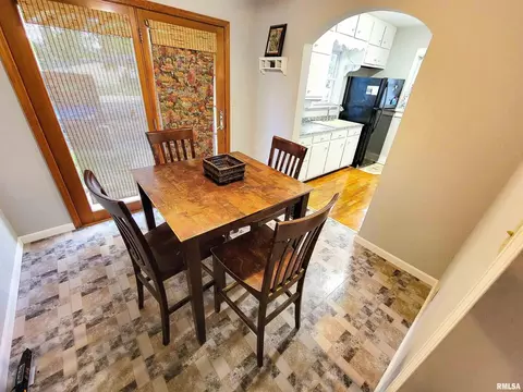 420 Flora Ave, Flora, IL 62839 photo 11
