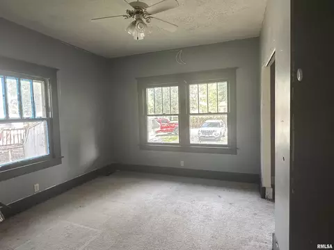 210 Mitchell St, Benton, IL 62812 photo 7