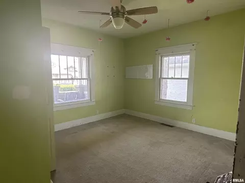 210 Mitchell St, Benton, IL 62812 photo 10