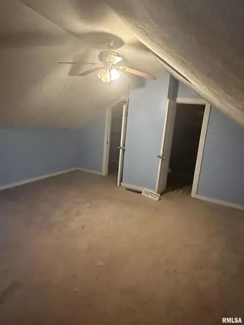 210 Mitchell St, Benton, IL 62812 photo 23