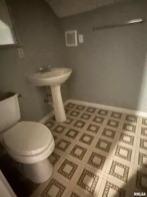 210 Mitchell St, Benton, IL 62812 photo 26