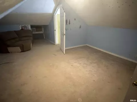 210 Mitchell St, Benton, IL 62812 photo 24
