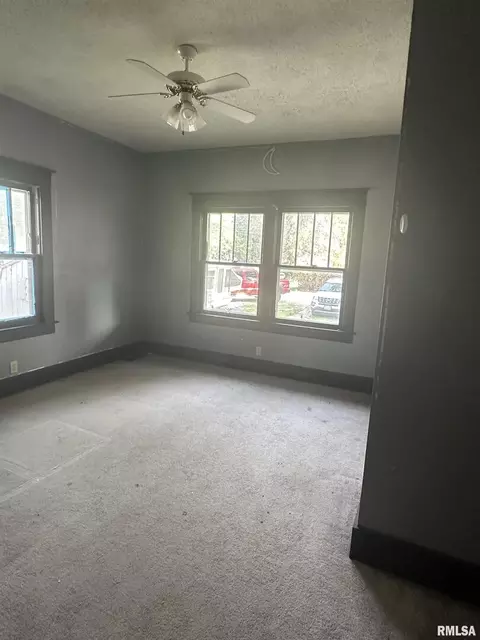 210 Mitchell St, Benton, IL 62812 photo 20