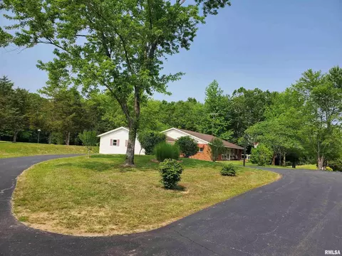 1140 Crabtree Rd, Murphysboro, IL 62966