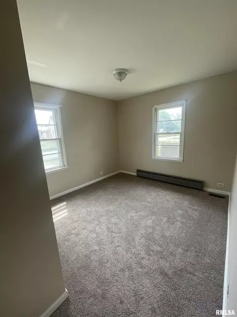 401 S Mulkey St, Christopher, IL 62822 photo 6