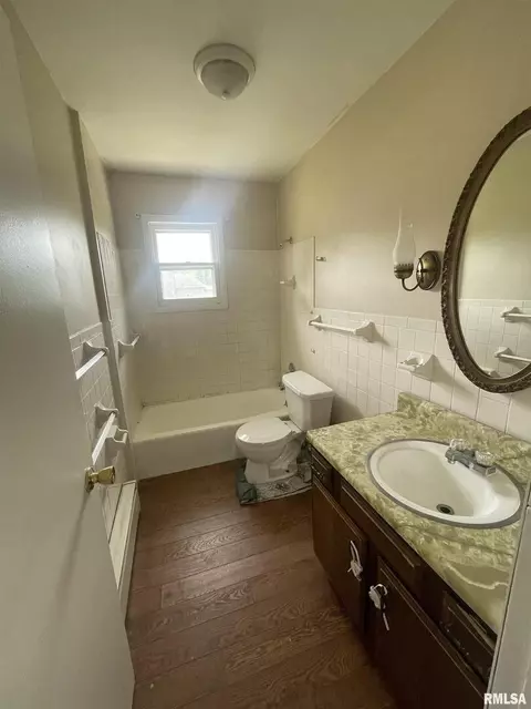 401 S Mulkey St, Christopher, IL 62822 photo 5