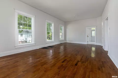 912 E Main St, Marion, IL 62959 photo 10