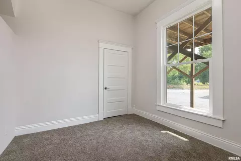 912 E Main St, Marion, IL 62959 photo 4