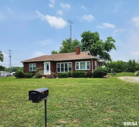 715 Bailey Ln, Benton, IL 62812