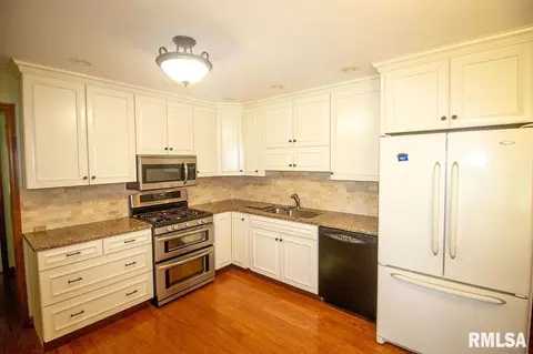 640 Nancy Dr, Centralia, IL 62801 photo 12