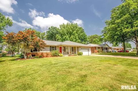 640 Nancy Dr, Centralia, IL 62801 photo 4