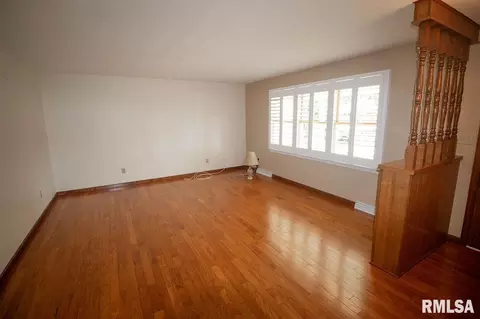 640 Nancy Dr, Centralia, IL 62801 photo 6