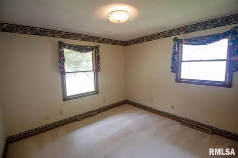 640 Nancy Dr, Centralia, IL 62801 photo 19