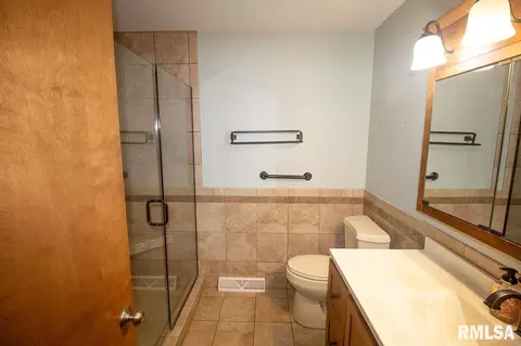 640 Nancy Dr, Centralia, IL 62801 photo 16