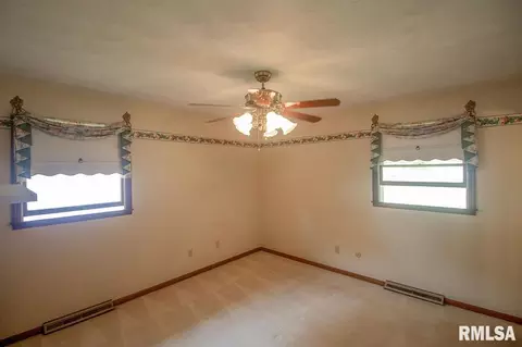640 Nancy Dr, Centralia, IL 62801 photo 23