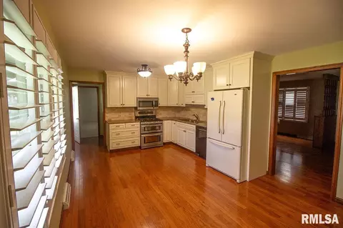 640 Nancy Dr, Centralia, IL 62801 photo 11