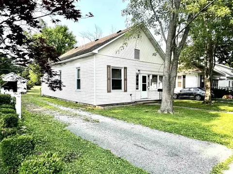 1509 W Monroe St, Herrin, IL 62948