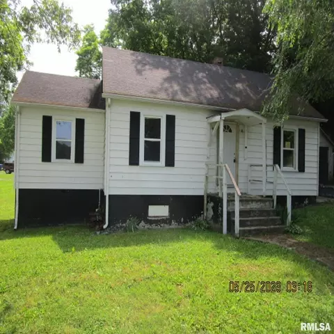 720 6th St, Rosiclare, IL 62982