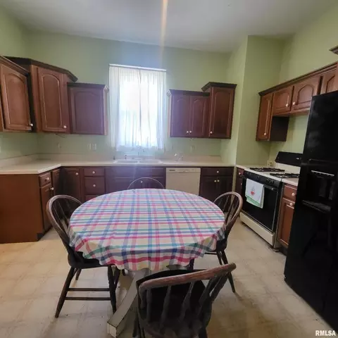 226 N Beech St, Centralia, IL 62801 photo 8