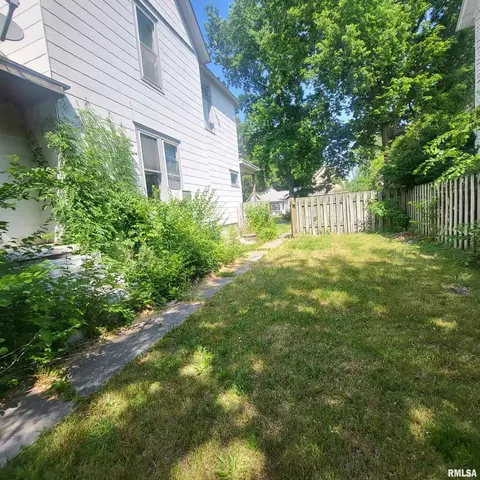 226 N Beech St, Centralia, IL 62801 photo 27