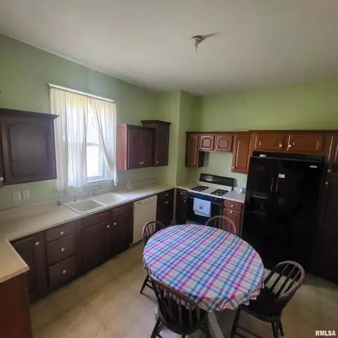 226 N Beech St, Centralia, IL 62801 photo 10