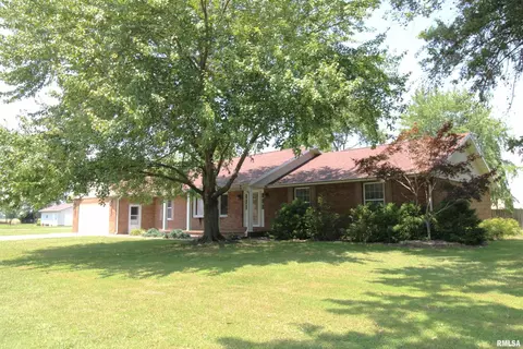 108 Hawthorne Ests, Salem, IL 62881
