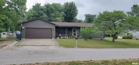 710 N Pearl St, Mcleansboro, IL 62859