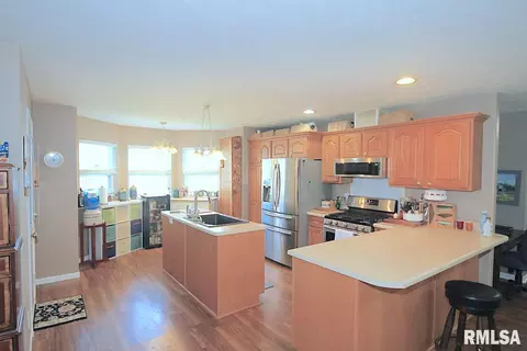 313 Evergreen Trl, Herrin, IL 62948 photo 6