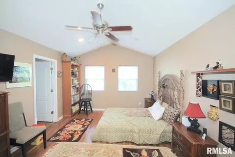 313 Evergreen Trl, Herrin, IL 62948 photo 11