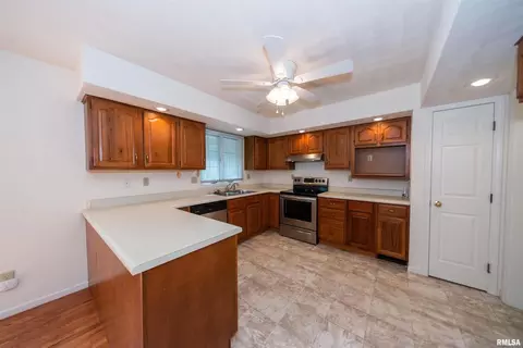 408 Jay Dr, Mount Vernon, IL 62864 photo 9