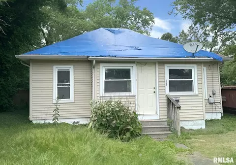 513 Burkett St, Benton, IL 62812